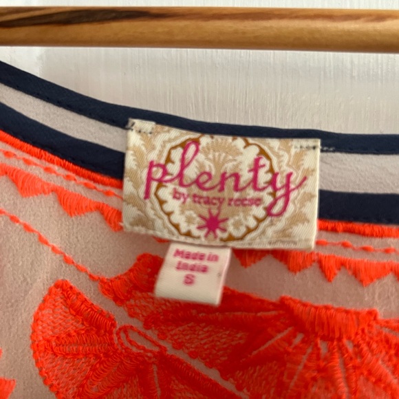 Sheer, flowy, and fluttery, blouse by Tracey Reese for Plenty - Picture 4 of 7